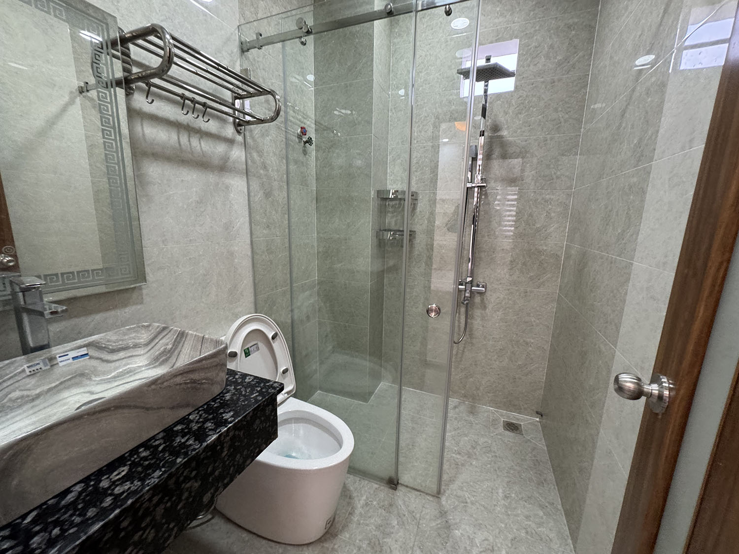 Biệt thự thiết kế tân cổ điển, full nội thất cao cấp xe hơi đổ trong nhà khu VIP Phạm Văn Hai